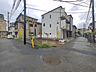 外観：前面道路含む現地