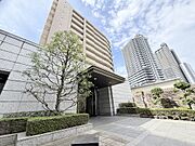 川口駅徒歩6分。「京浜東北線」利用で都心へのアクセス良好。商業施設充実。8階南東向きの陽光レジデンス。2026年6月リノベーション完了。