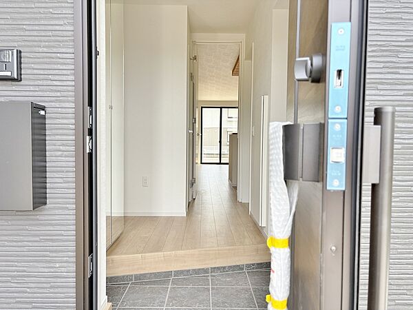 玄関を拡大表示