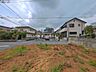 外観：前面道路含む現地