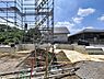 外観：基礎工事が完了し、いよいよ上棟工事へ。住まいづくりが着々と進んでいます。