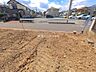 外観：前面道路含む現地