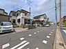 外観：前面道路含む現地