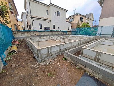 外観:土呂駅徒歩15分&東宮原駅徒歩13分。近隣、お買い物施設も充実した閑静な住宅街。BELS(建築物省エネルギー性能表示制度)&ZEH水準。建物10年&地盤20年保証。 外観:土呂駅徒歩15分&東宮原駅徒歩13分。近隣、お買い物施設も充実した閑静な住宅街。BELS(建築物省エネルギー性能表示制度)&ZEH水準。建物10年&地盤20年保証。