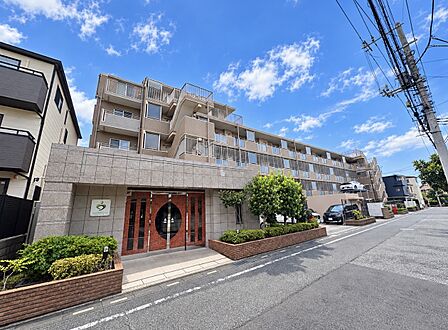 南向き4階に付き陽当り風通し良好。大切なペットと暮らせるマンションです