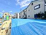 外観：ご家族でゆったり過ごせる広いLDKと便利なスライド収納が魅力の新築一戸建て。トイレ2箇所や洗面台など毎朝の身支度もスムーズに。バス停徒歩1分・買い物環境も整う暮らしやすい立地です。