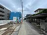 外観：前面道路含む現地