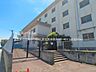 周辺：富士見市立諏訪小学校 850m