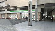 ファミリーマート越谷駅前店まで285m