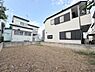外観：周囲には落ち着いた住宅が並び利用しやすい土地です。周辺には高い建物が無く視界が開けています。現況更地のためすぐにご検討いただけます。コンパクトな区画で管理もしやすい環境です。
