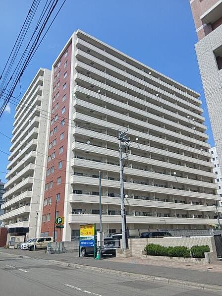 ■外観■03令和8年7月上旬リノベーション完了予定の3LDK住戸です。建物外観や周辺環境も、ぜひ現地であわせてご確認ください。