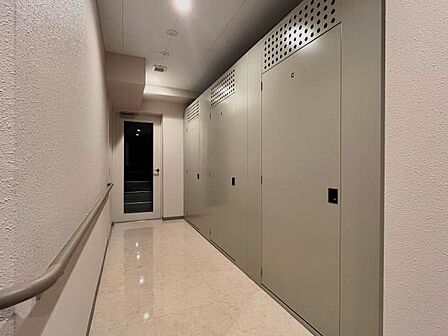 ■トランクルーム■使用料不要のトランクルーム付きです。季節物や普段使わない荷物の収納にも便利です。