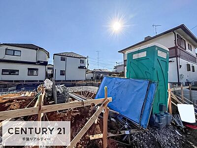 外観：建設中です！施工例のご見学できます！周辺環境や他物件もまとめてご案内可能です！不動産の事ならどんな事でもお気軽にご相談ください。