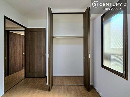 収納が充実しているからこそ、お部屋はいつも広々。掃除や片付けもラクになり、居心地の良い暮らしが続きます。