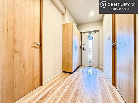 シューズボックス付き。玄関が片付きお掃除がしやすいです!スッキリした玄関で戸を開けた瞬間、清潔感のある心地いい空間が出迎えてくれます。
