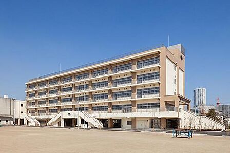 船橋市立湊中学校まで1300m