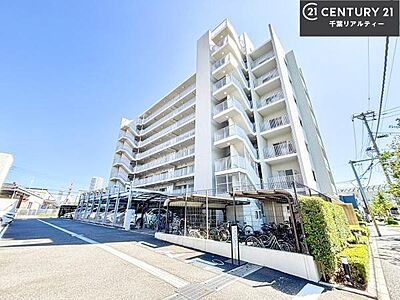 外観：リフォーム済です！連絡いただければ、ご見学ができますのでお気軽にお問い合わせください。ご要望にあわせて、希望のお家を必ず探します！