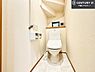 トイレ：1・2階にトイレがございます！朝の忙しい時間帯も待たずにすみそうですね。白を基調とした清潔感のあるトイレでお手入れがしやすいです！
