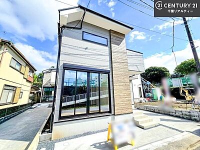 外観：完成しました！当日のご案内が可能です。連絡いただければ、今すぐのご見学ができますのでお気軽にお問い合わせください。お仕事帰りにもどうぞ！