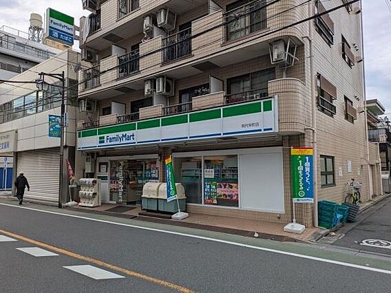 ファミリーマー...