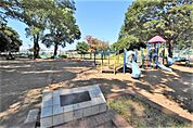 稲荷久保公園まで537m