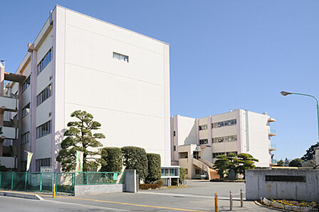 坂戸市立坂戸中学校まで955m