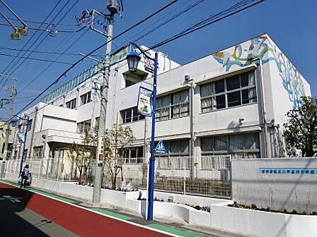 世田谷区立二子玉川小学校まで458m