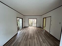 甲賀市水口町下山　中古テラスハウス 4DKのリビング/ダイニング