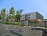 周辺：藤沢市立六会中学校まで100m、藤沢市立六会中学校
