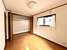 室内：収納つき洋室のお部屋です！