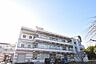 周辺：守谷市立松前台小学校まで850m、お子さまを育む学校が身近にあります。お子さまの通学も安心です。