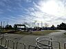 周辺：本牧臨海公園　550m　高台の公園で、展望台からは根岸の海を一望できます。横浜らしい船の形の遊具があります。 
