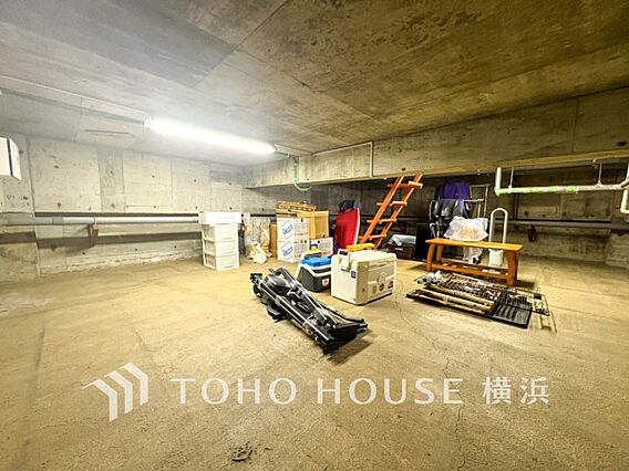 地下大型収納。...
