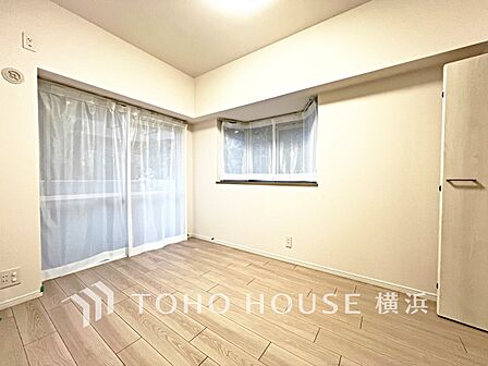 心地よい光と風があふれています。プライベートな自分時間を快適に過ごせるお部屋。