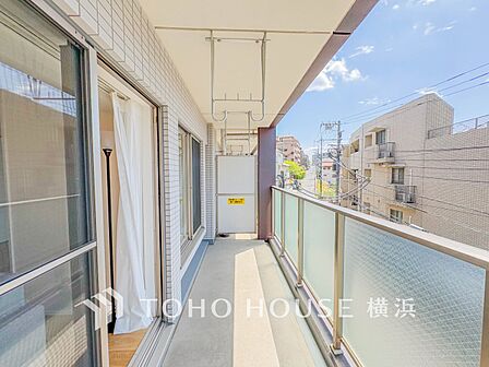 心地よい陽射しや暖かな風を楽しむことが出来るバルコニー。
