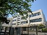 周辺：横浜市立永谷小学校　800m　徒歩11分。小学校が近いのは子育てファミリーにもおすすめのポイントです。 