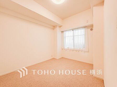 感性を育むプライベートルームはシンプルでスマートな空間。