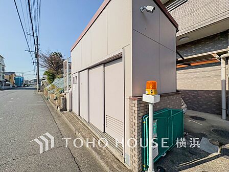 共同ごみ置き場。管理体制の行き届いた共同ごみ置き場はいつもきれいにされています。