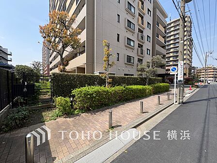 生活利便に優れた住環境に立地し、ゆとりある生活が送れます。