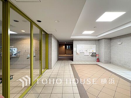 デザイン性の高いエントランスは、住む方のプライドを満たすクオリティ。