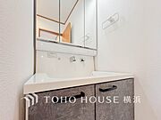 ご家族の1日が始まり、1日の終わりを締めくくる洗面空間。