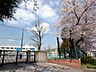 周辺：横浜市立原小学校　800m　徒歩10分。小学校が近いのは子育てファミリーにもおすすめのポイントです。 