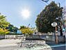 周辺：横浜市立間門小学校　1000m　徒歩13分。子育て世代に優しい落ち着いた住環境。 