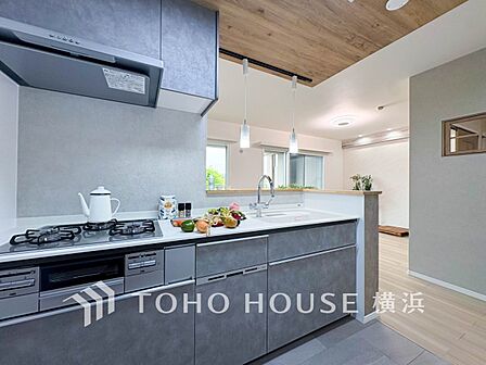 家族の健康を支えるキッチン。毎日使う場所だから気持よく使えて、居心地の良い空間に。
