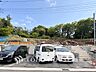 駐車場：敷地内に駐車スペースがあると、日々の暮らしのをスムーズに運ぶ事が出来ます。（2026年4月撮影）