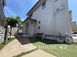 小学校まで徒歩1分!小さなお子様の通学も安心な環境