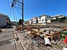 駐車場：敷地内に駐車スペースがあると、日々の暮らしのをスムーズに運ぶ事が出来ます。（2026年6月撮影）