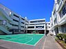 周辺：横浜市立日吉台西中学校　1300m　徒歩17分。子育て世代に優しい落ち着いた住環境。 
