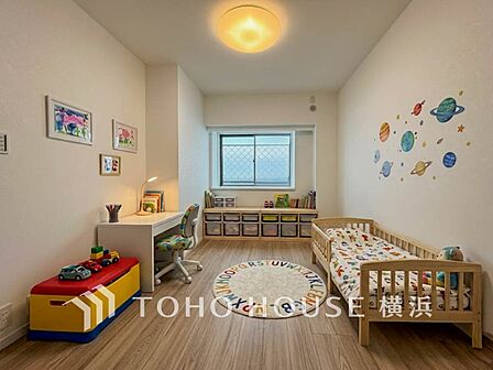 穏やかな寛ぎを届けるお部屋。※生成AIによるイメージです。家具・小物は販売価格に含まれません。