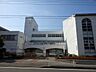周辺：横浜市立西前小学校　210m　徒歩3分。小学校が近いのは子育てファミリーにもおすすめのポイント。 
